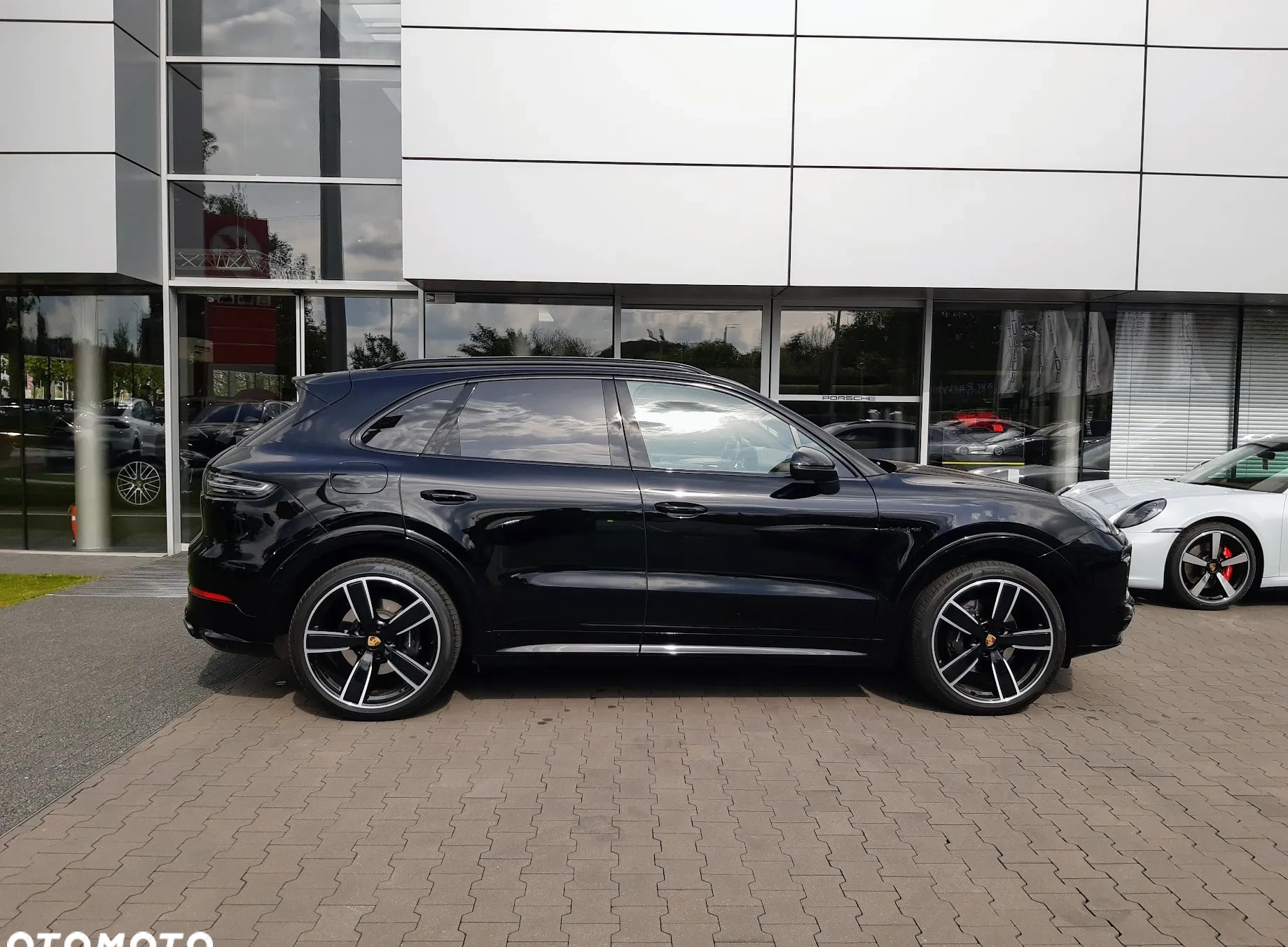 Porsche Cayenne cena 449900 przebieg: 22000, rok produkcji 2022 z Kolonowskie małe 121